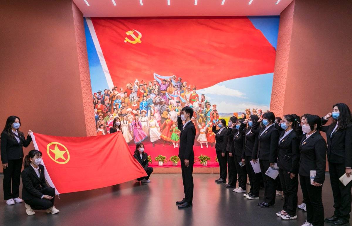 Details about   1979 China Communist Youth League Overage Retire Commemorative Document 